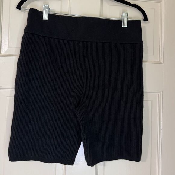 Women’s LuLuLemon Ribbed Biker Shorts Sz 12 - Picture 1 of 5